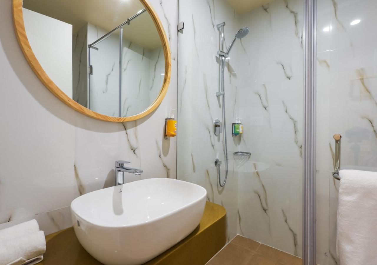 Bloom Hotel - Golf Course Road, Sector 43 غورغاون المظهر الخارجي الصورة