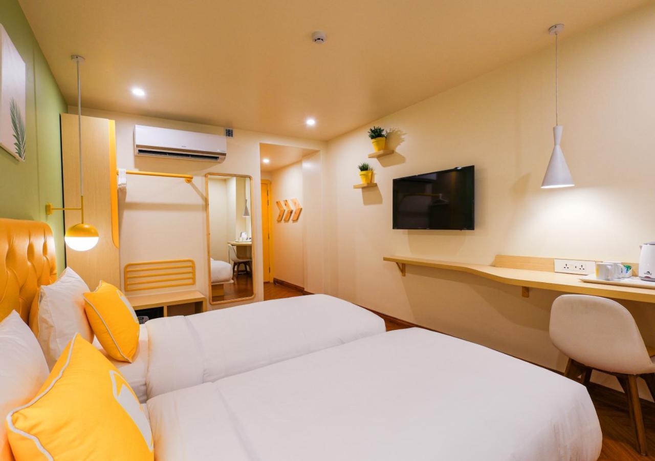 Bloom Hotel - Golf Course Road, Sector 43 غورغاون المظهر الخارجي الصورة